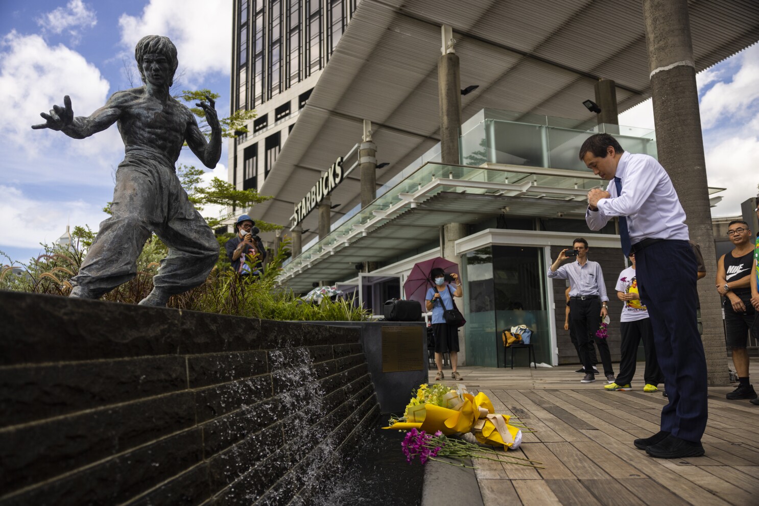 Bruce lee monument sales